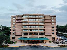 DoubleTree Suites by Hilton Htl & Conf Cntr Downers Grove