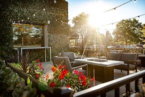 DoubleTree Suites by Hilton Htl & Conf Cntr Downers Grove