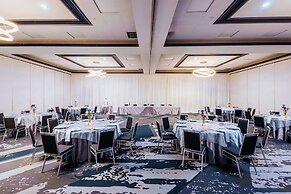 DoubleTree Suites by Hilton Htl & Conf Cntr Downers Grove