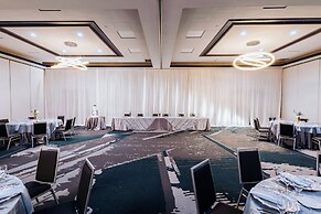 DoubleTree Suites by Hilton Htl & Conf Cntr Downers Grove