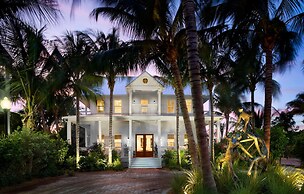 Parrot Key Hotel & Villas
