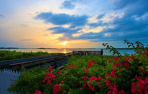 Parrot Key Hotel & Villas