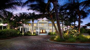 Parrot Key Hotel & Villas