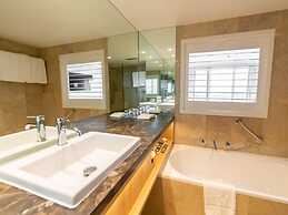 Novotel Sydney Brighton Beach