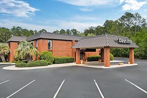 Days Inn by Wyndham Statesboro