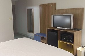 Days Inn by Wyndham Rawlins