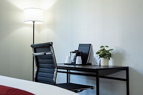 Victorian Inn & Suites