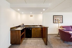Crowne Plaza Milwaukee South by IHG