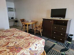 Emerald Inn & Lounge