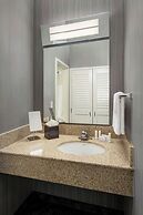 Courtyard by Marriott Newark Liberty International Airport