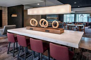 Courtyard by Marriott Newark Liberty International Airport