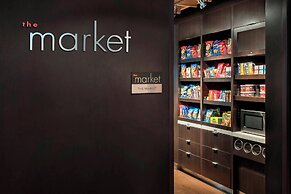 Courtyard by Marriott Newark Liberty International Airport