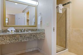 Best Western Plus Marina Shores Hotel