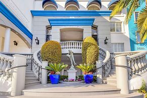 Best Western Plus Marina Shores Hotel