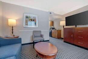 Best Western Plus Marina Shores Hotel