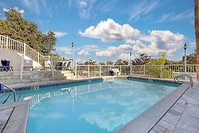 Best Western Plus Marina Shores Hotel