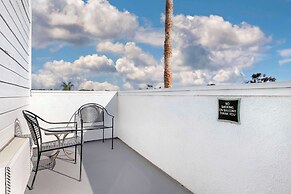 Best Western Plus Marina Shores Hotel