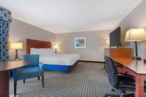 Best Western Plus Marina Shores Hotel