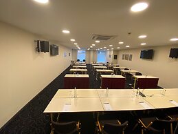 Bedford Hotel & Congress Centre