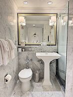 The Eliot Hotel