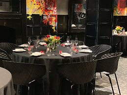 The Eliot Hotel