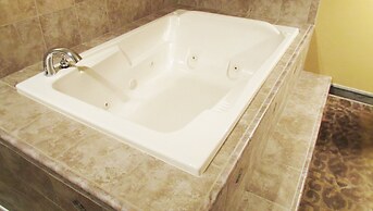 Magnuson Grand Pioneer Inn and Suites