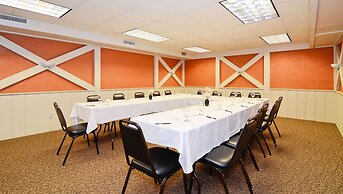 Magnuson Grand Pioneer Inn and Suites