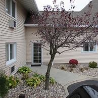 Magnuson Grand Pioneer Inn and Suites