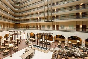 Embassy Suites by Hilton Dallas Love Field