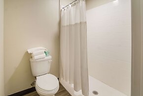 Quality Inn & Suites Dallas - Cityplace