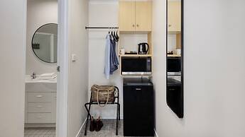 The Phoenix Artesian Spa Resort and Accommodation