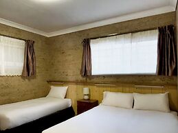 The Phoenix Artesian Spa Resort and Accommodation