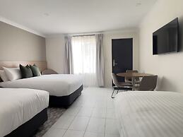 The Phoenix Artesian Spa Resort and Accommodation