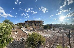 Landmark Lookout Lodge