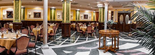 Hotel Reina Cristina