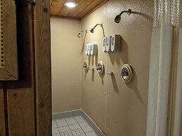 Magnuson Hotel Copper Crown