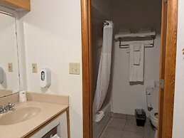 Magnuson Hotel Copper Crown