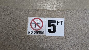 Magnuson Hotel Copper Crown