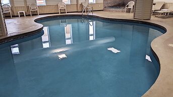 Magnuson Hotel Copper Crown