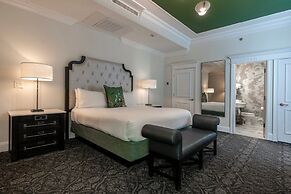 Le Pavillon, New Orleans, a Tribute Portfolio Hotel