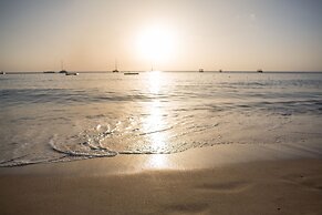 Colony Club by Elegant Hotels