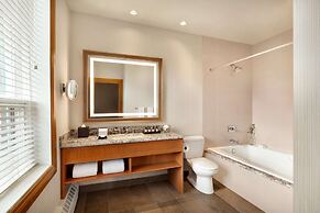 Fairmont Jasper Park Lodge