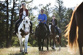 Fairmont Jasper Park Lodge
