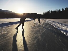 Fairmont Jasper Park Lodge