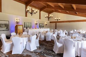 Fairmont Jasper Park Lodge