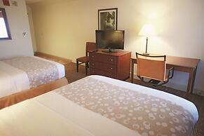 La Quinta Inn & Suites by Wyndham Stamford / New York City