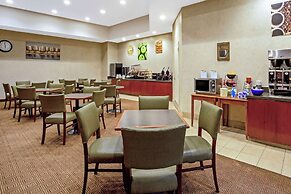 La Quinta Inn & Suites by Wyndham Stamford / New York City