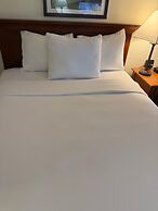 La Quinta Inn & Suites by Wyndham Stamford / New York City