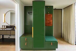 C. Baldwin, Curio Collection by Hilton