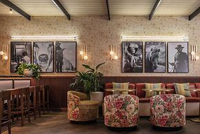 C. Baldwin, Curio Collection by Hilton